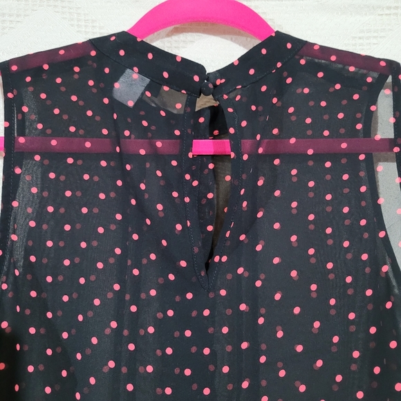 Torrid sleeveless blouse size 0 - Picture 3 of 5